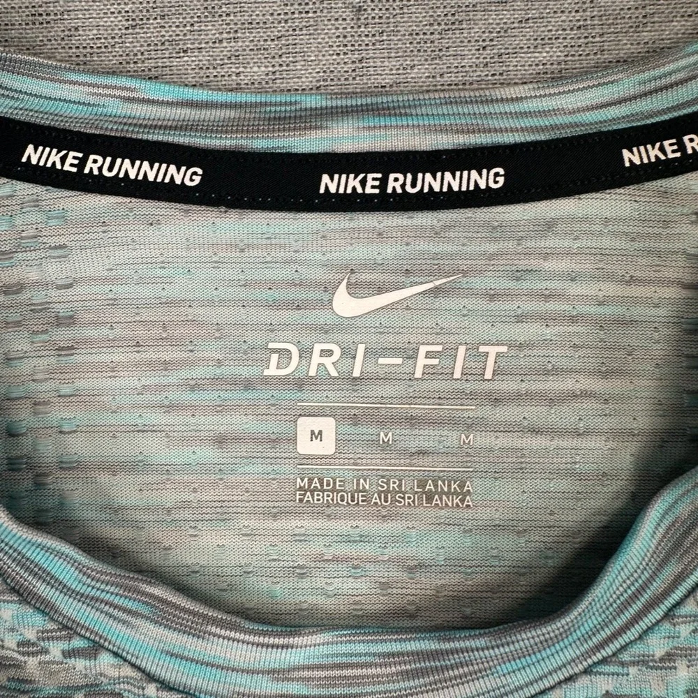 Nike Running Shirt Womens M Turquoise Grey Dri-FIT Long Sleeve Space Dye Top